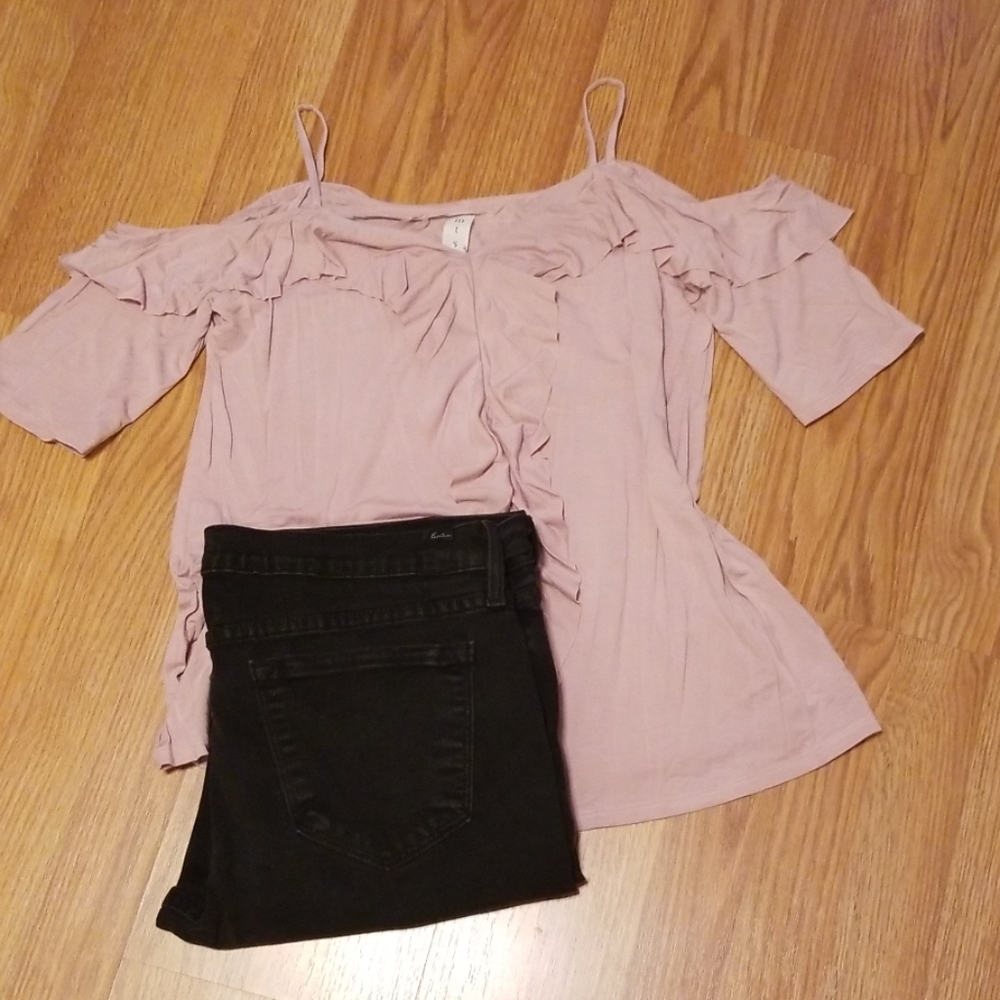 Soft Mauve Ruffled Cold-shoulder top - Picture 4 of 7